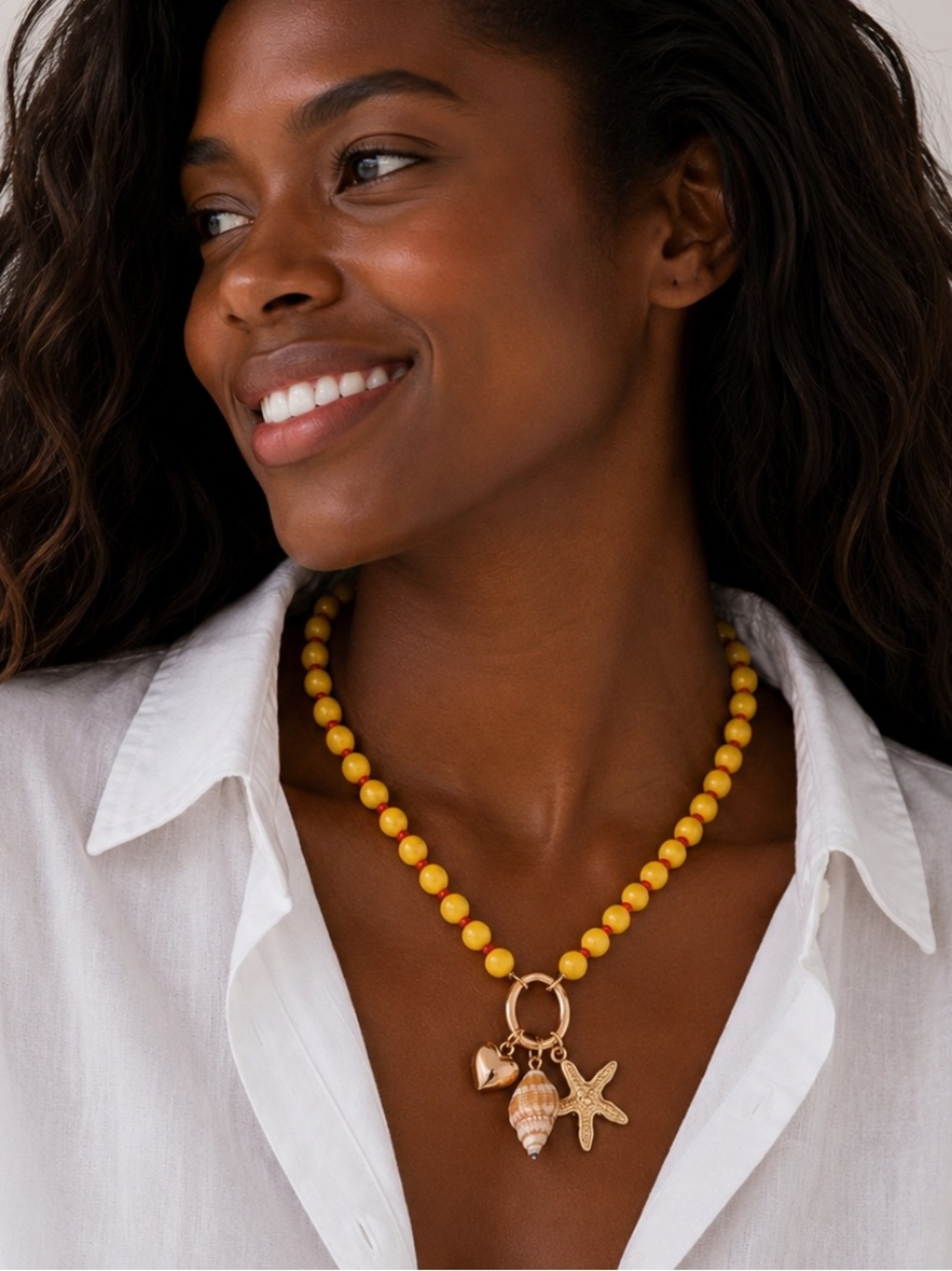 New! Coastal Yellow Beaded Gold Shell Starfish Charm Necklace NWOT (1047)